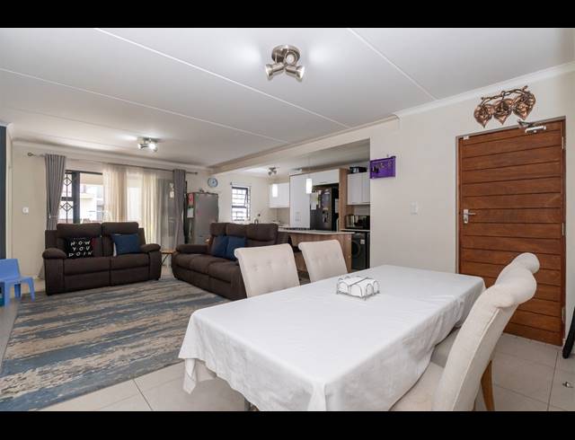3 BEDROOM APARTMENT FOR SALE IN MODDERFONTEIN